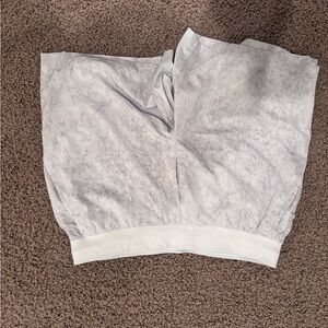 lululemon white & Light Gray Shorts xl mens 5 in